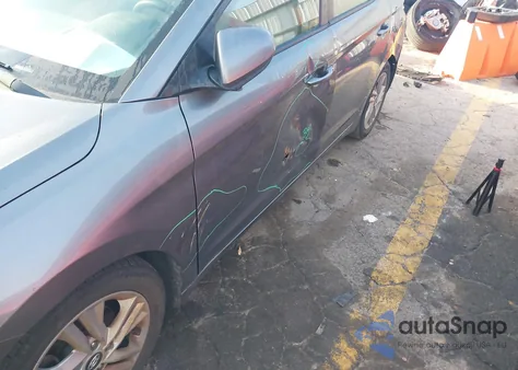 2020 Hyundai Elantra Sel z USA, uszkodzony, nr VIN 5NPD84LF1LH540823